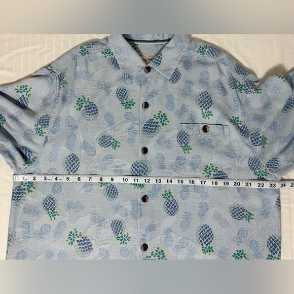 Tommy Bahama Silk Hawaiian Pineapple Shirt Short Sleeve Button Up Blue Large - Picture 7 of 10